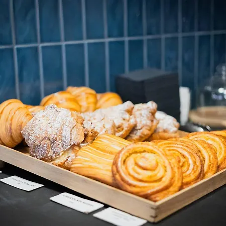 شقة 2br Flat Nearby Station + Botanical Garden *